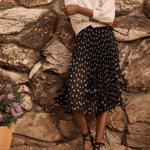 A&F pleated chiffon midi skirt - Picture 9 of 9
